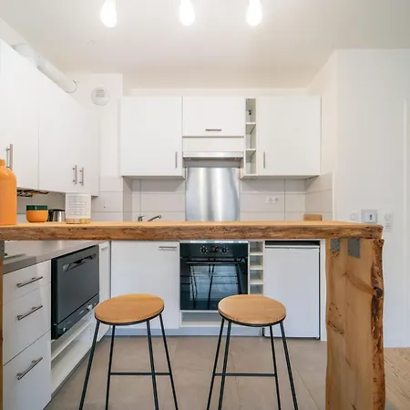 Premium Flat Apartment *